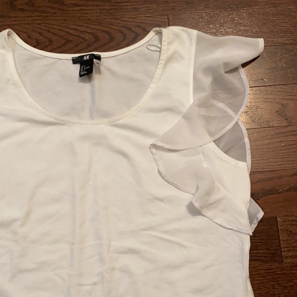 NWOT blouse with ruffle - Picture 2 of 4